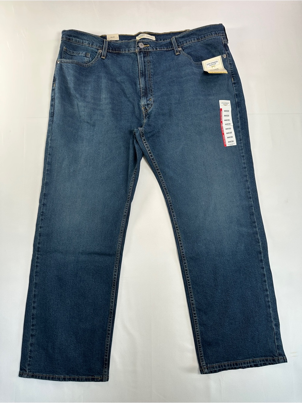 Signature by Levi Strauss Men’s Regular Straight Stretch Jeans 44 x 30 NWT
